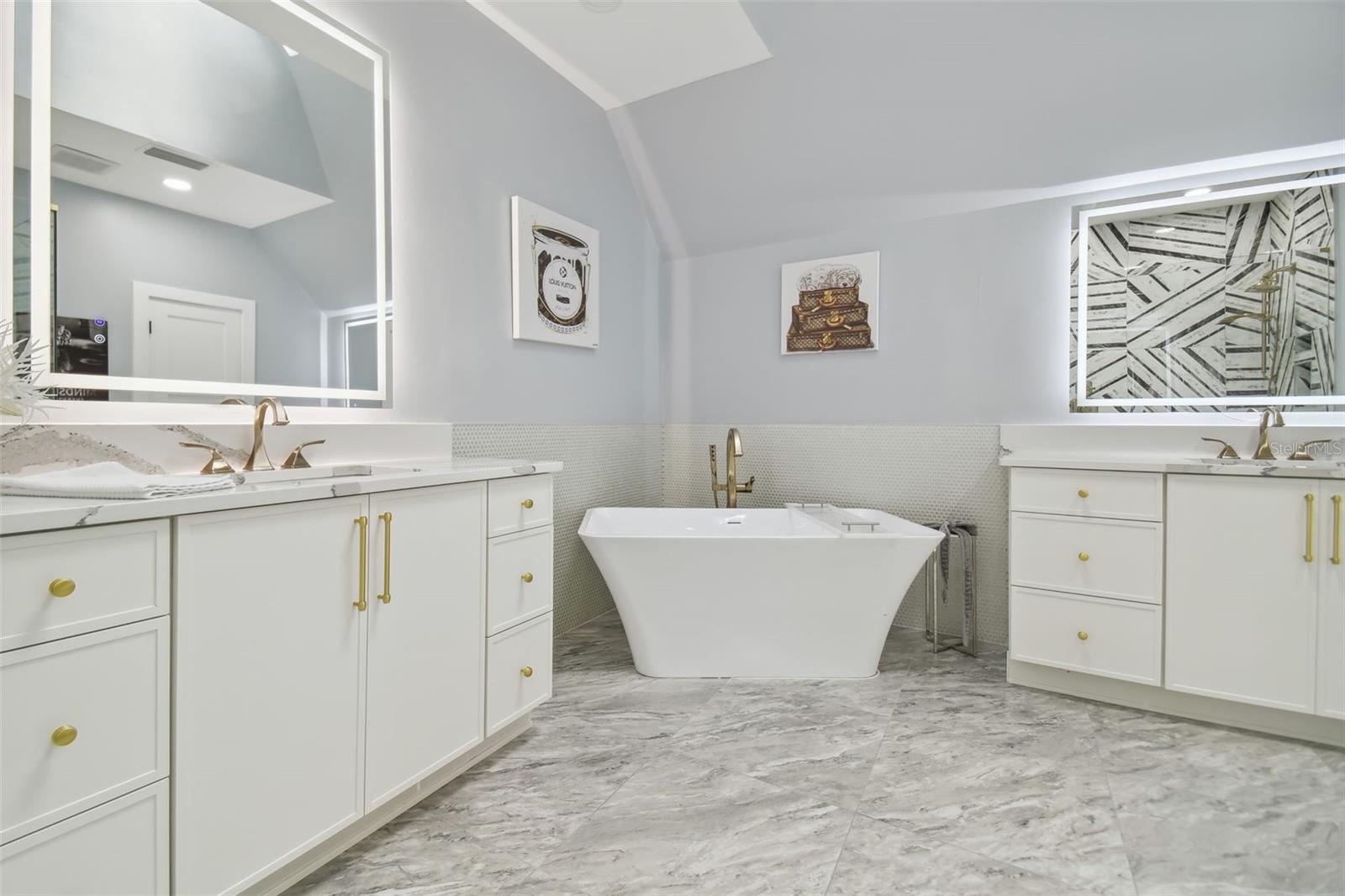 TAMPA PALMS 4A UNIT 1 - Residential