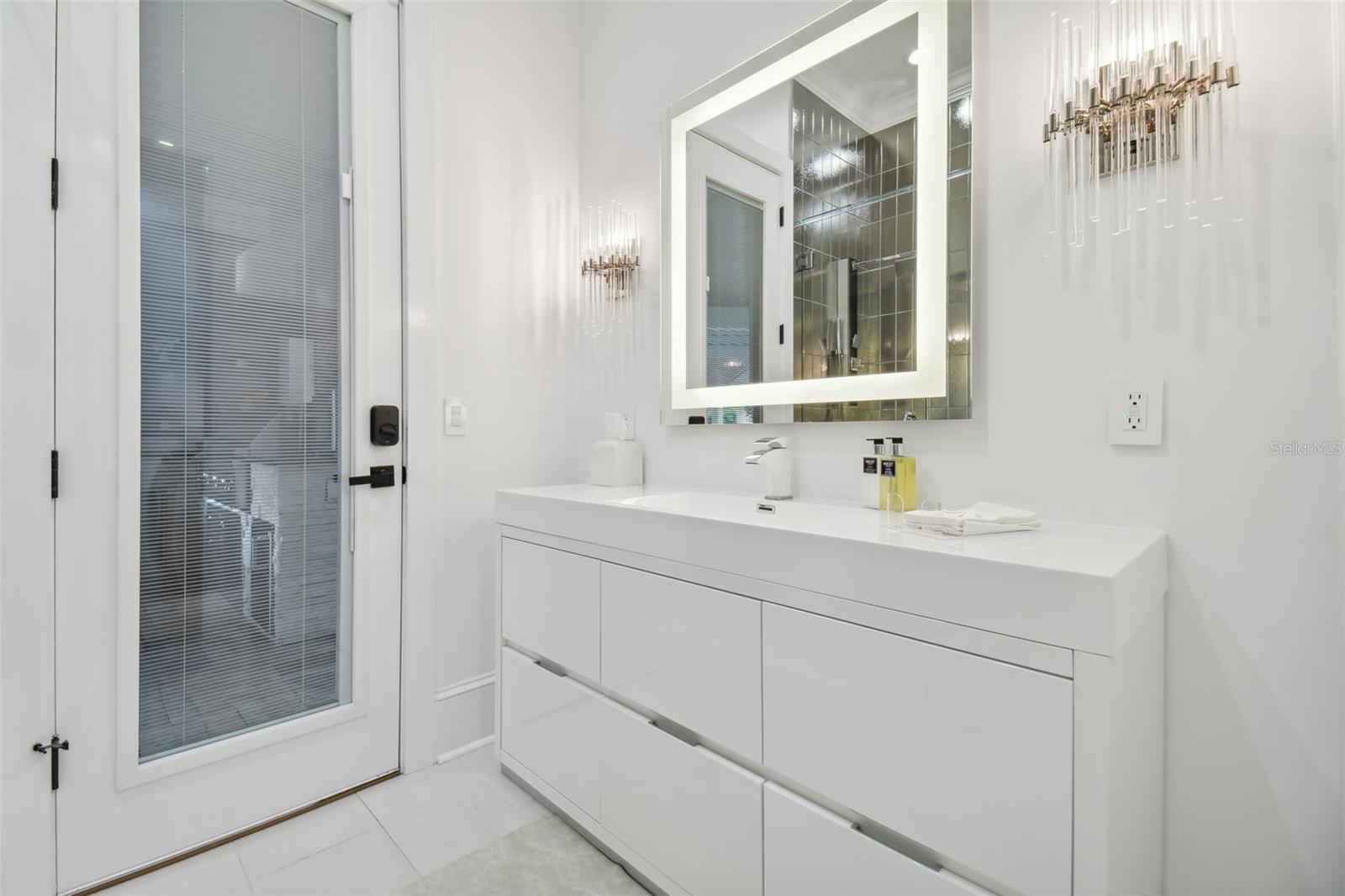 TAMPA PALMS 4A UNIT 1 - Residential