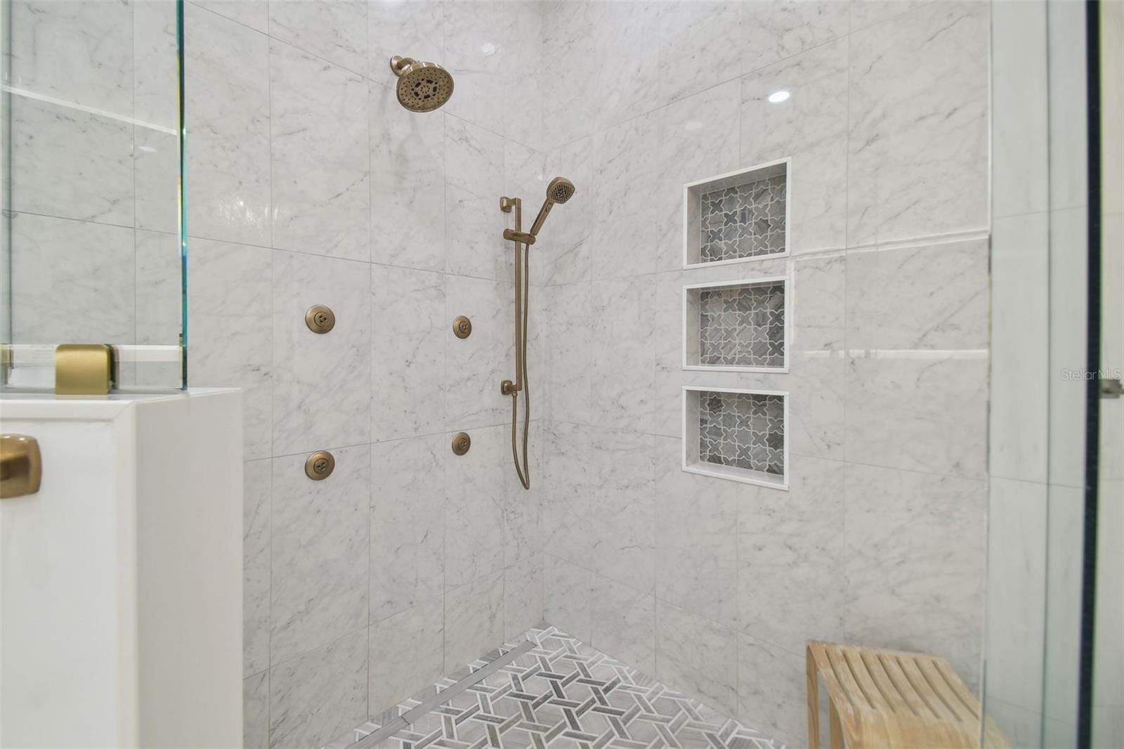 TAMPA PALMS 4A UNIT 1 - Residential