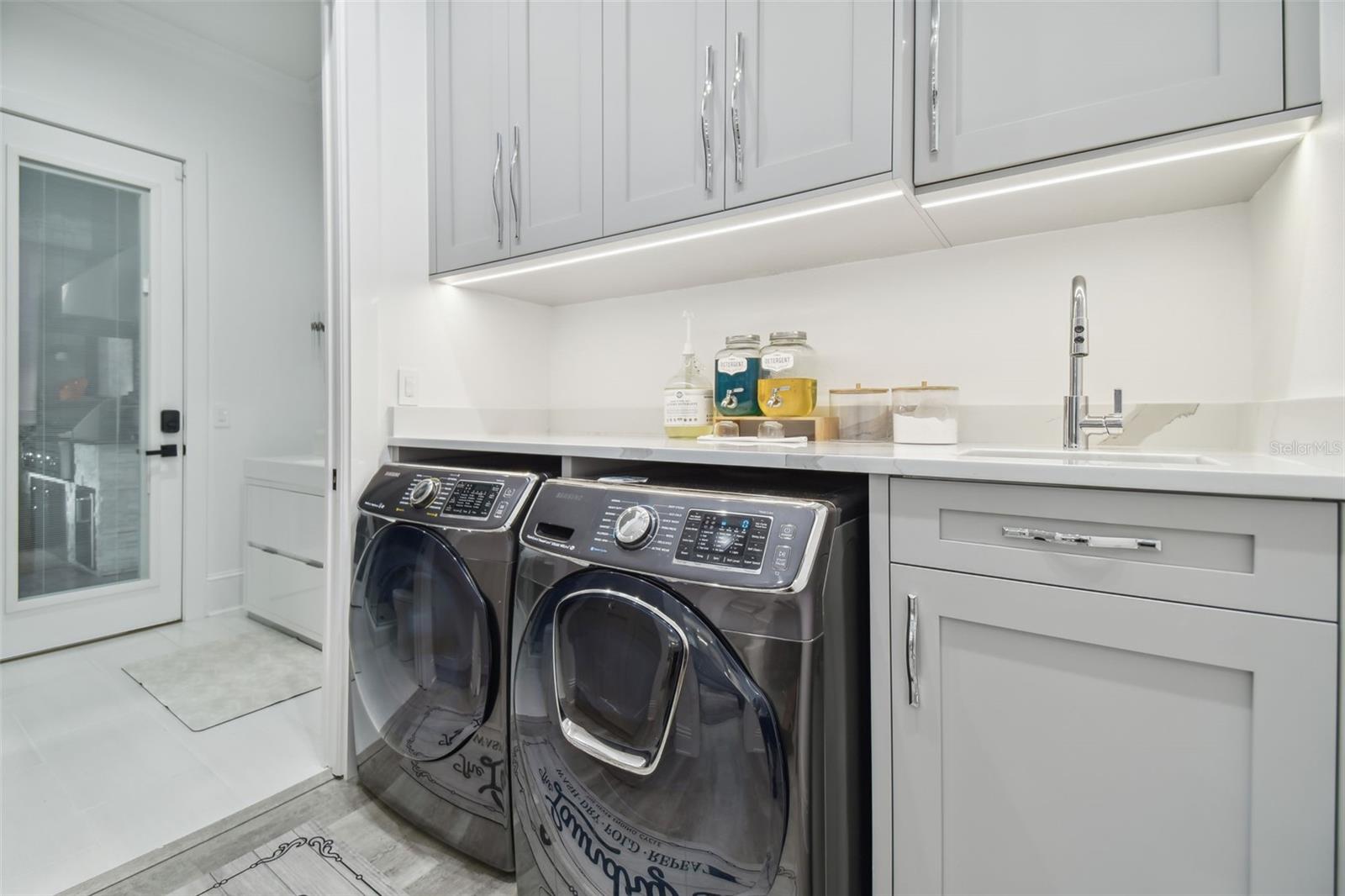 TAMPA PALMS 4A UNIT 1 - Residential