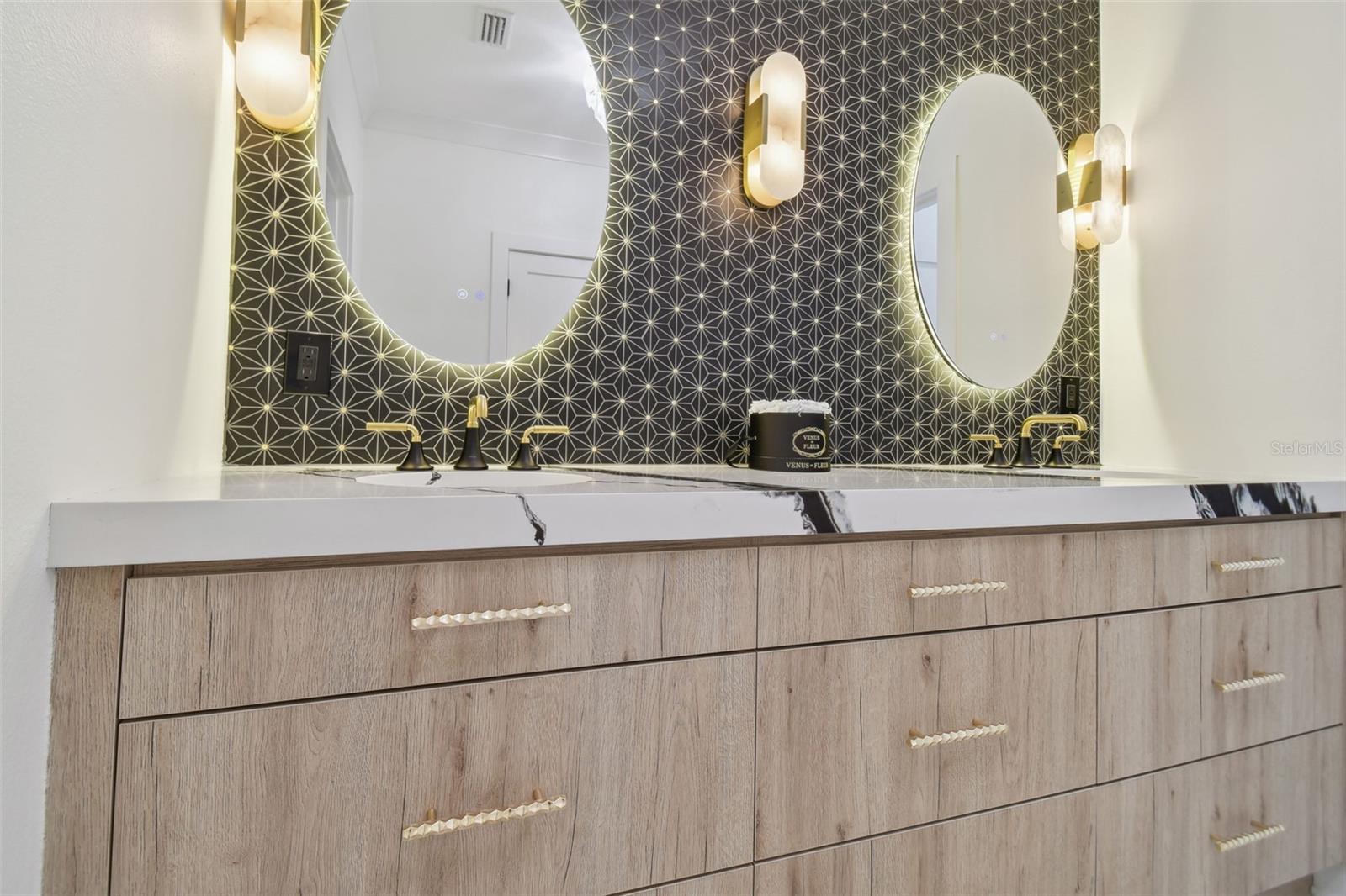 TAMPA PALMS 4A UNIT 1 - Residential