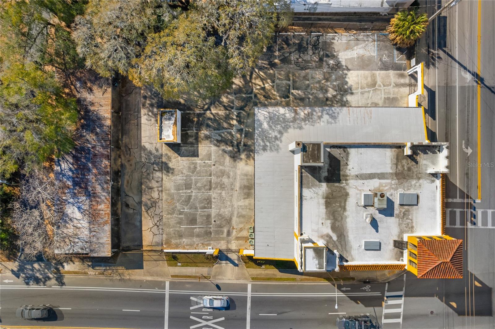 939 N MAGNOLIA AVENUE