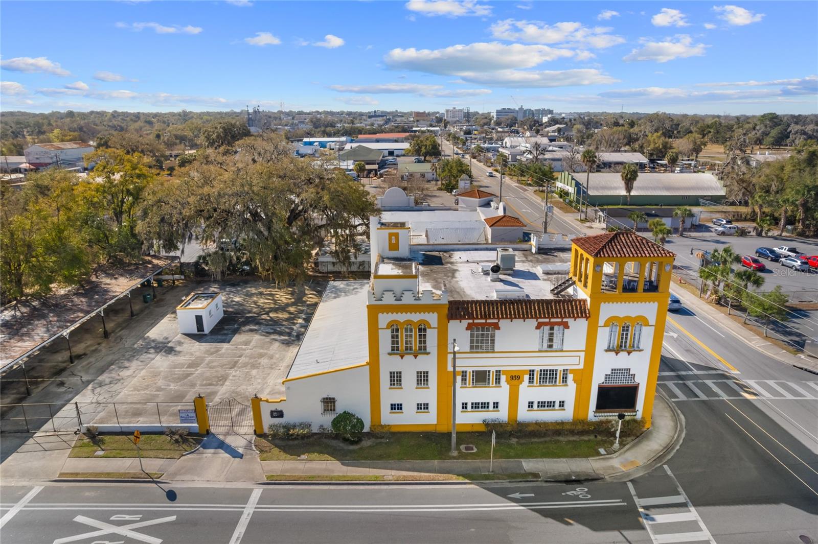 939 N MAGNOLIA AVENUE