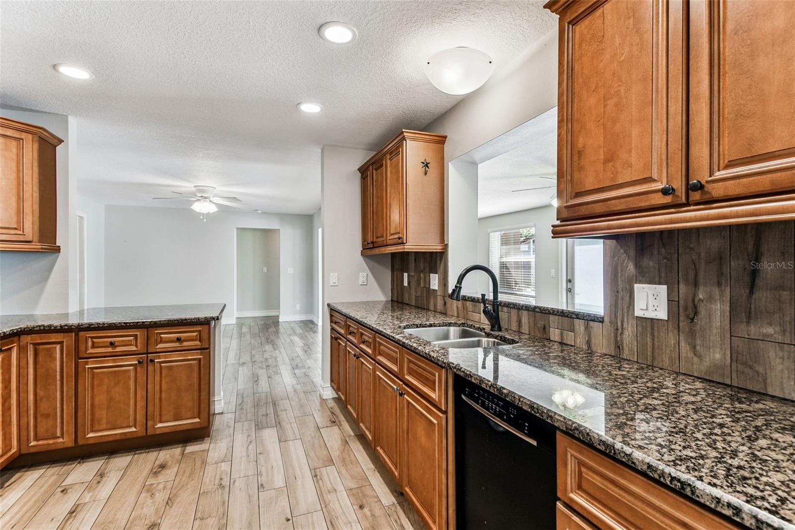 WOODLAND HILLS 1ST ADD - Residential