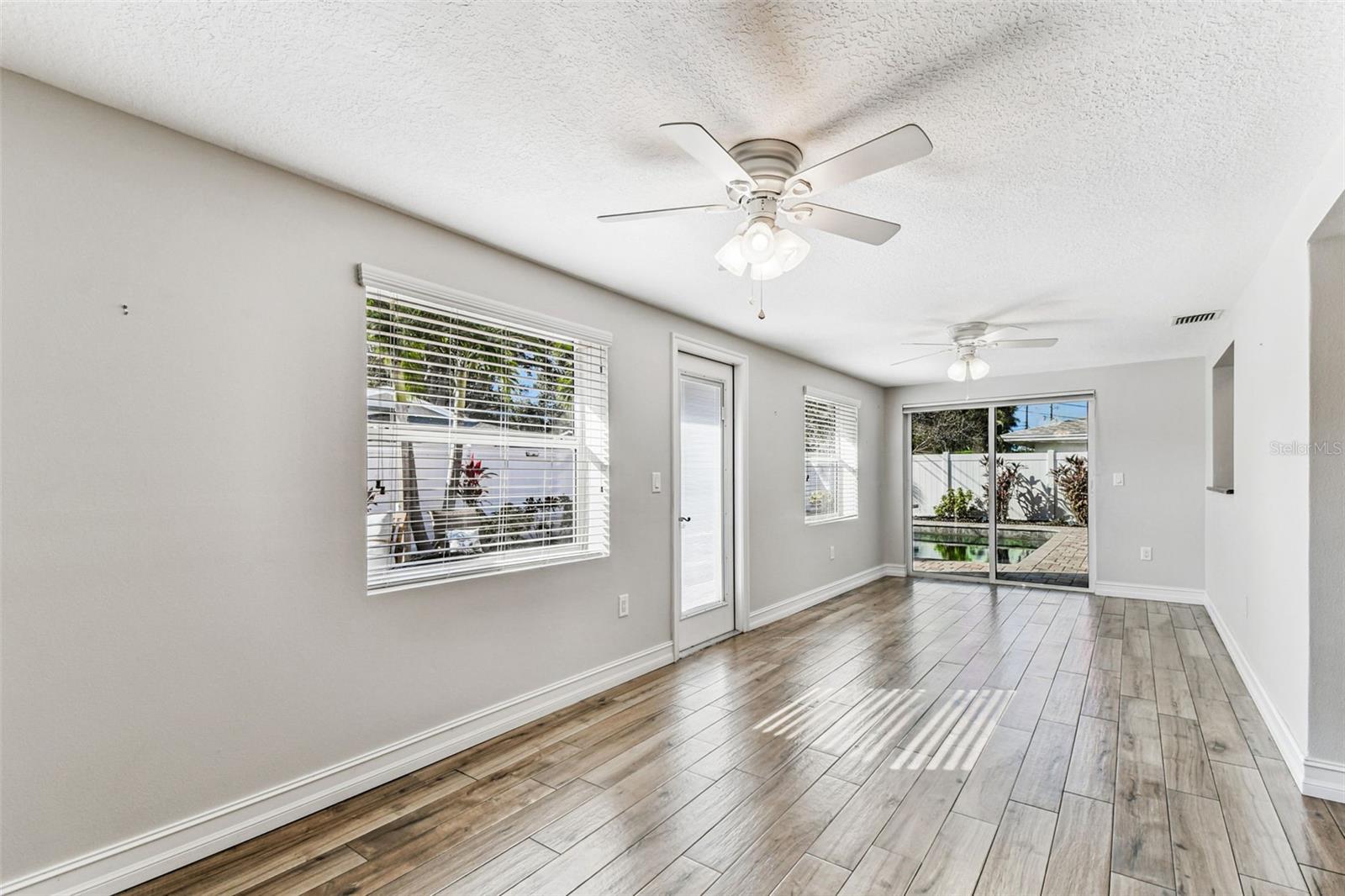 WOODLAND HILLS 1ST ADD - Residential