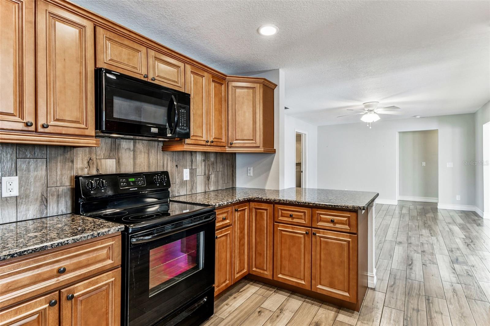 WOODLAND HILLS 1ST ADD - Residential