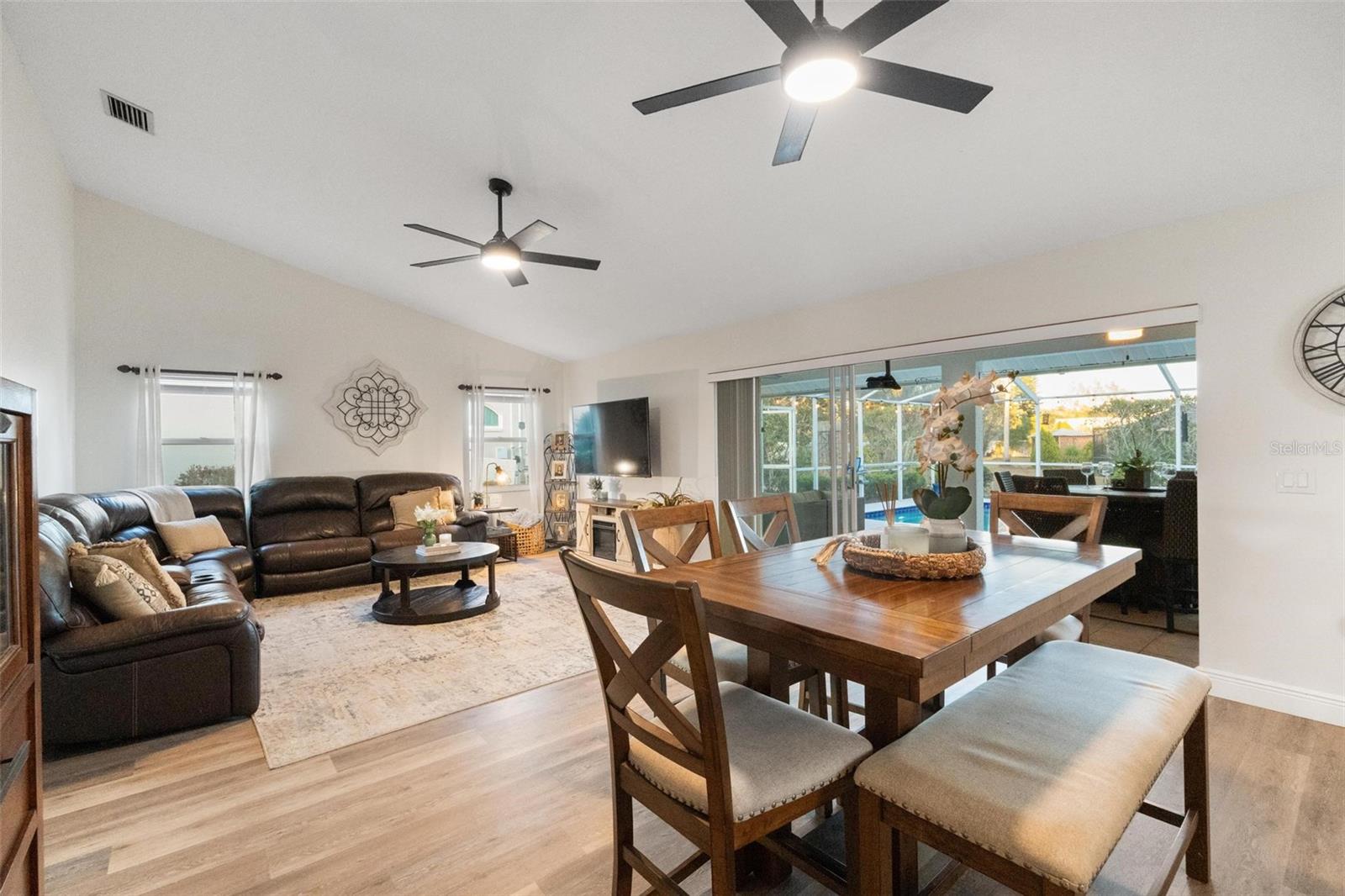 CYPRESS LAKES - Residential