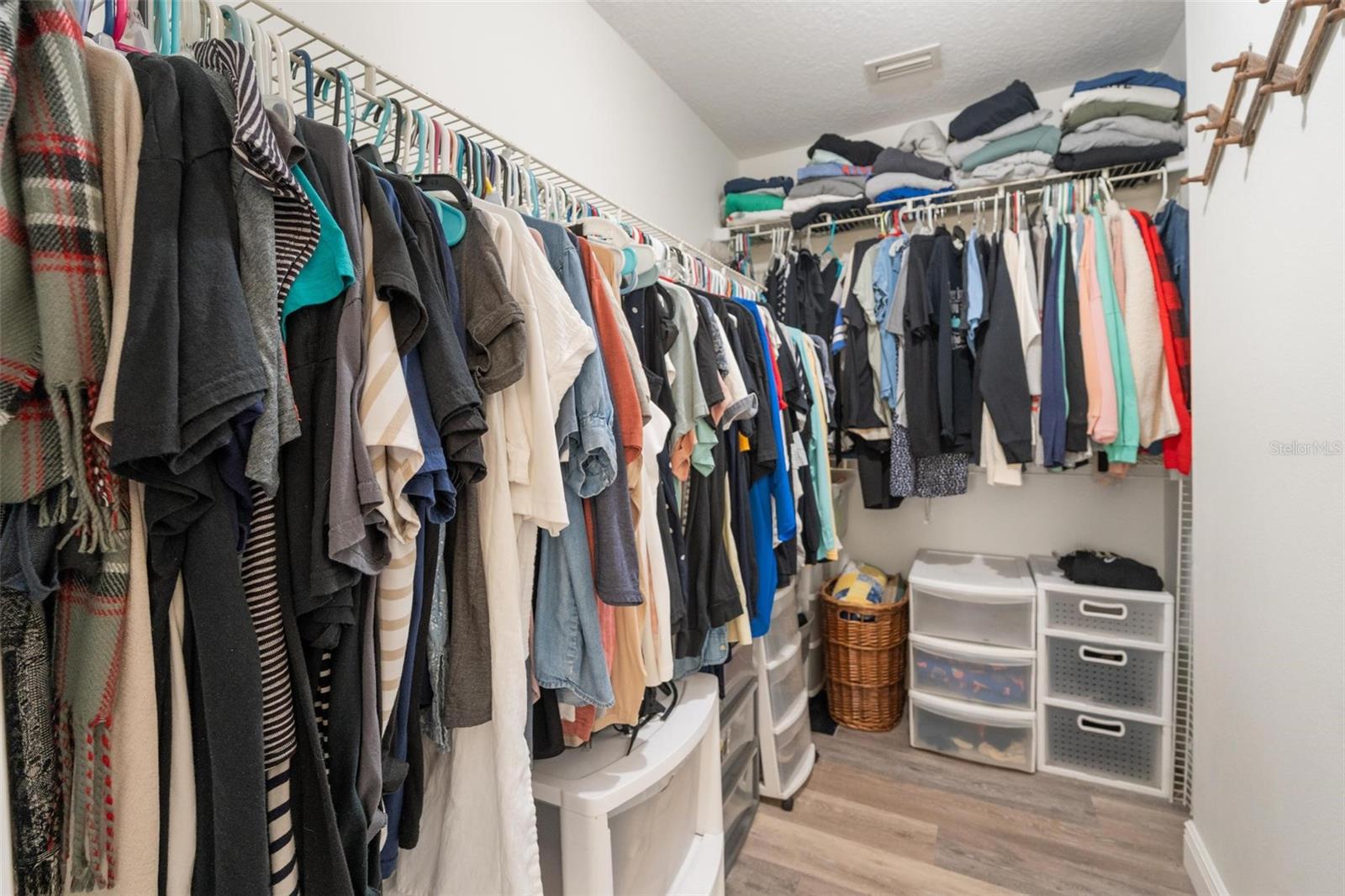 CYPRESS LAKES - Residential