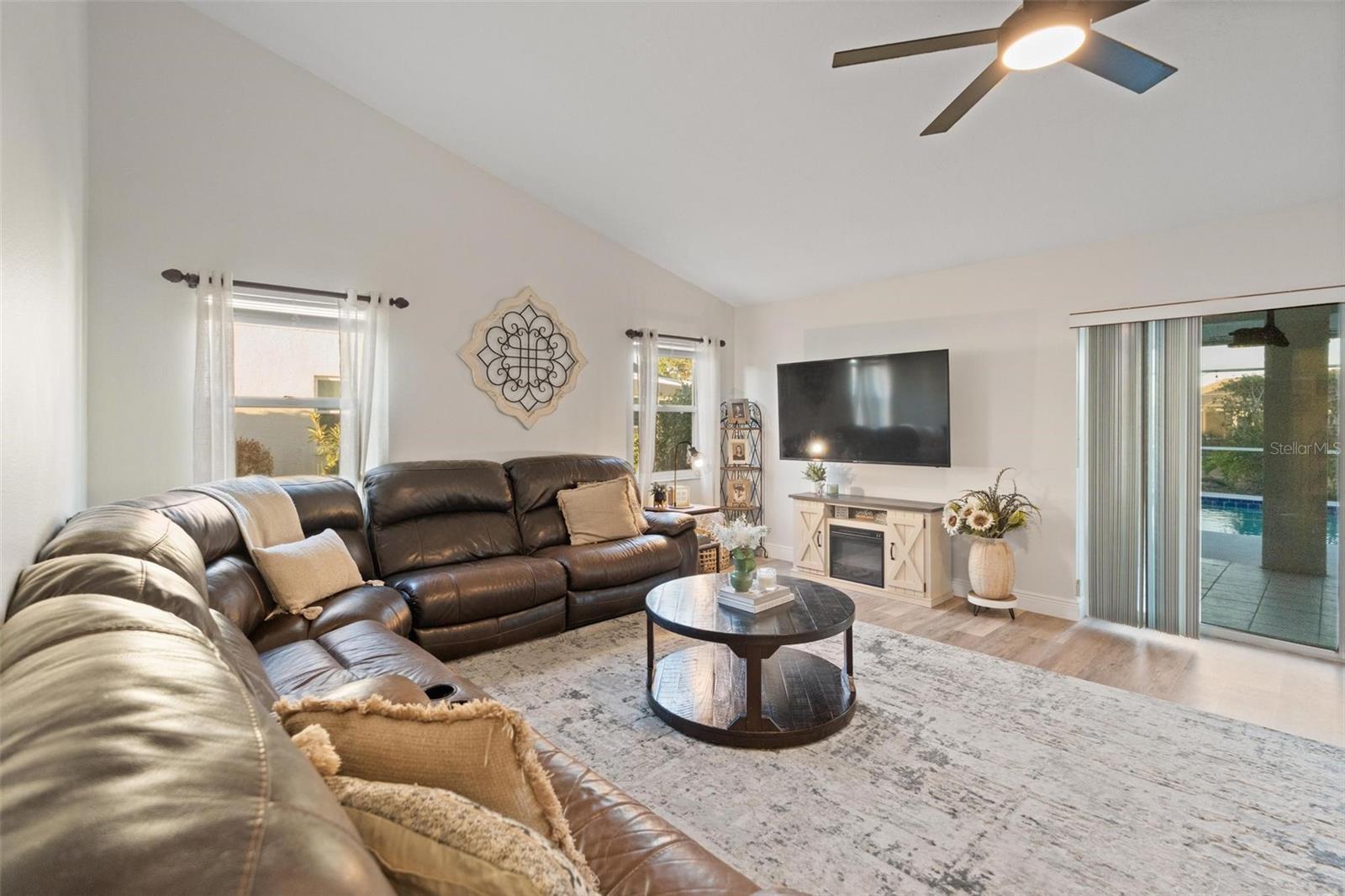 CYPRESS LAKES - Residential