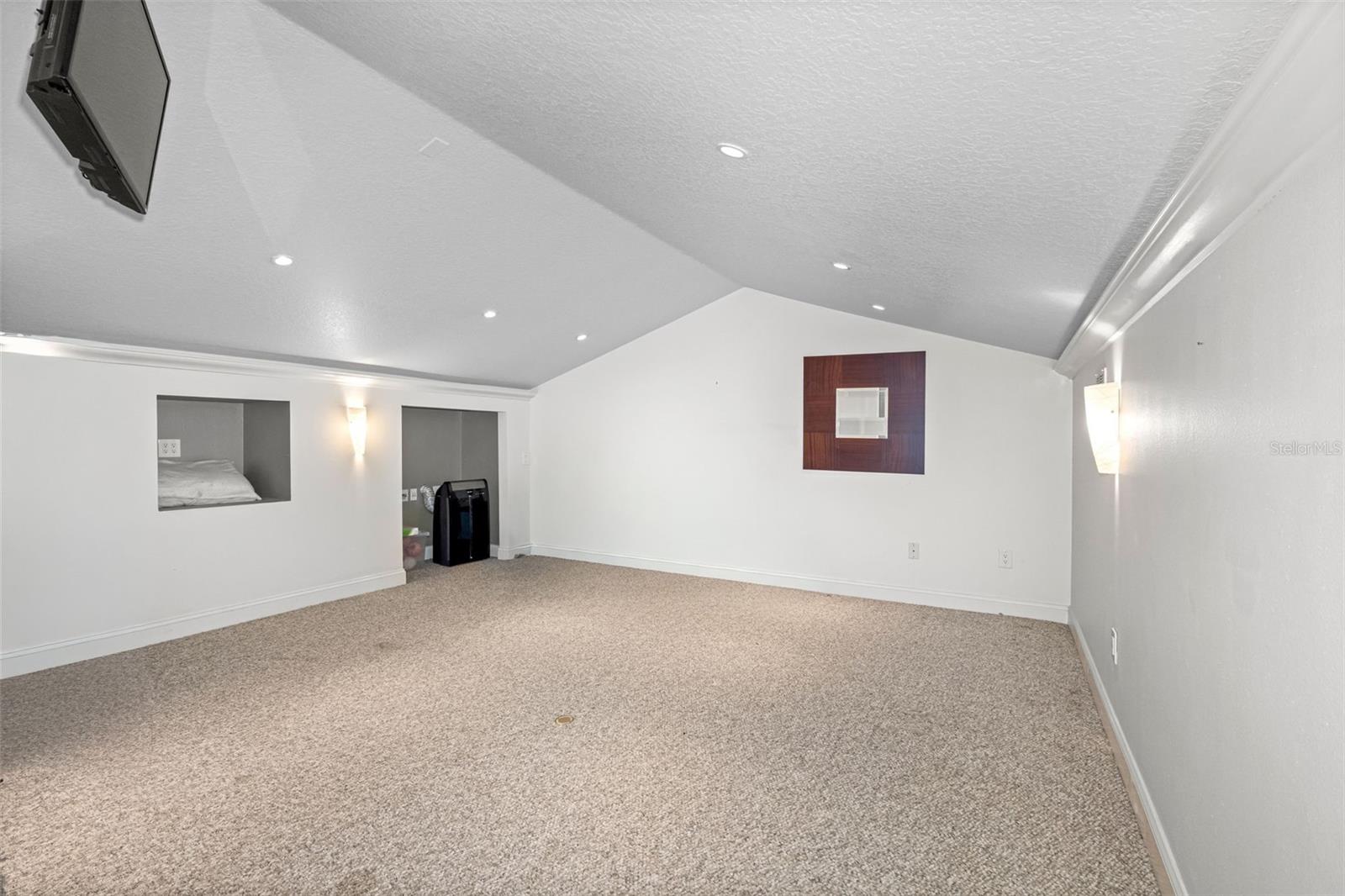 UNPLATTED - Residential