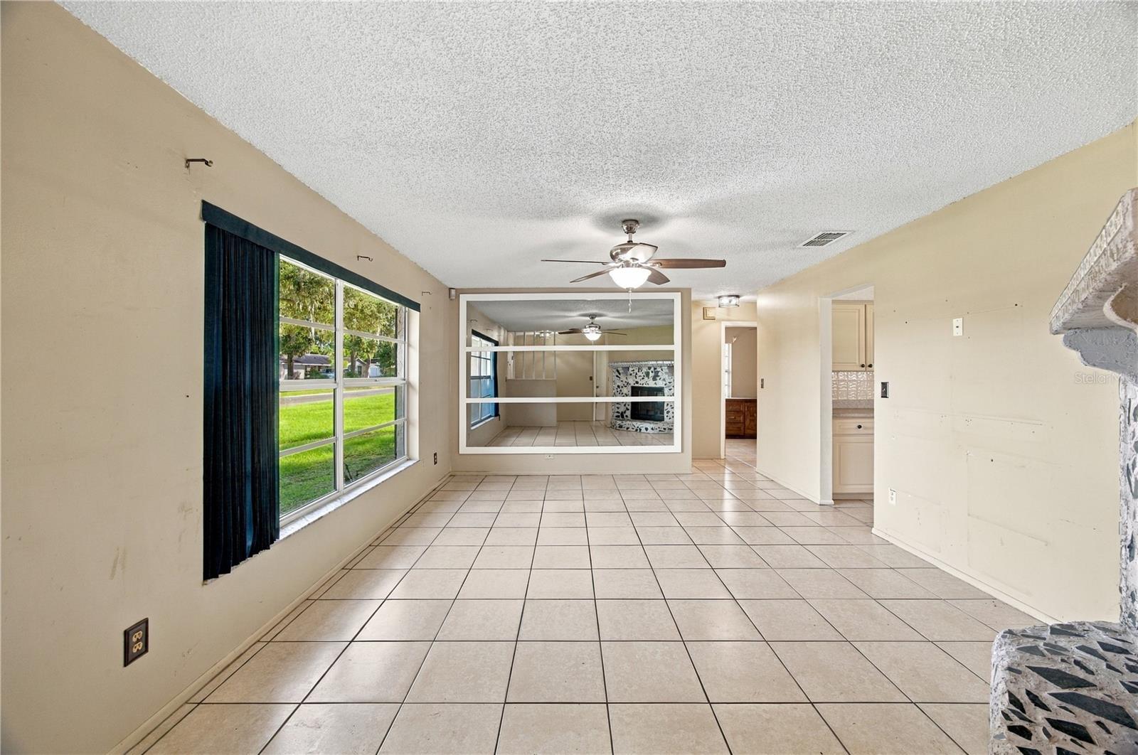 2711 CHARLESTON DRIVE