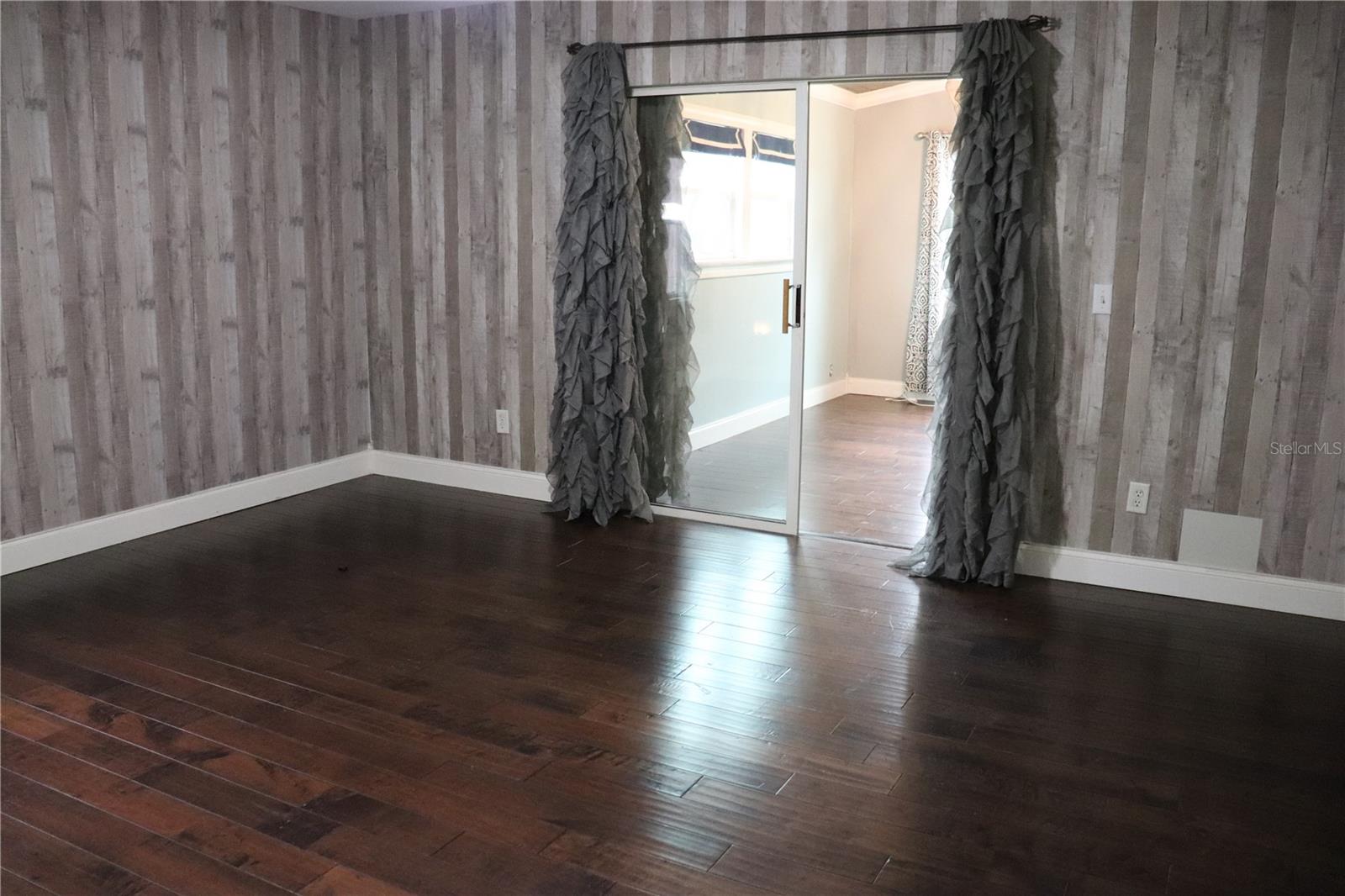 TANGERINE - Residential