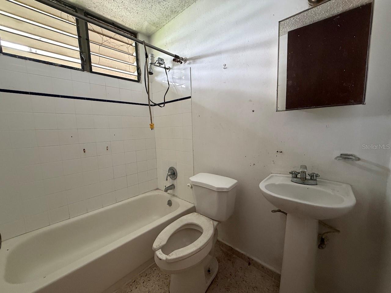 ALTURAS DE SAN PEDRO - Residential