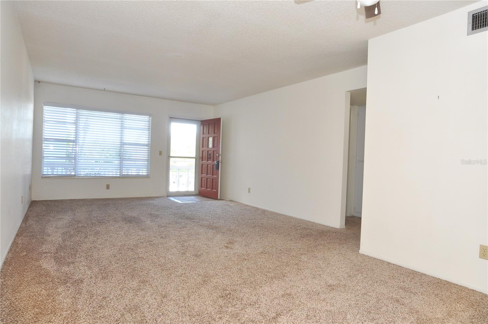 ON TOP OF THE WORLD - Residential