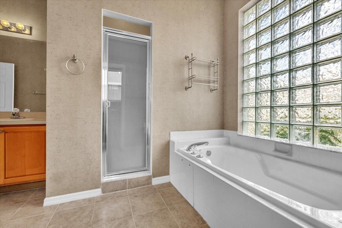 KINGS GATE PH 02 - Residential