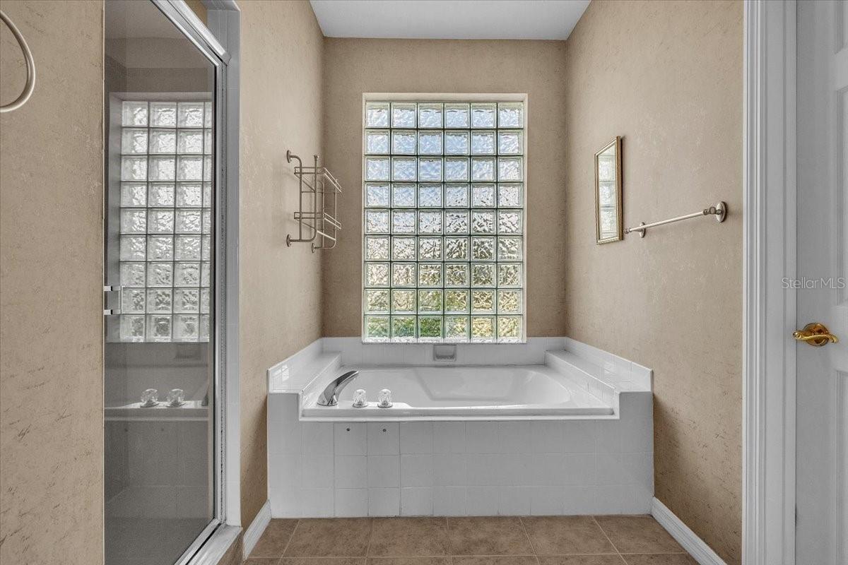 KINGS GATE PH 02 - Residential