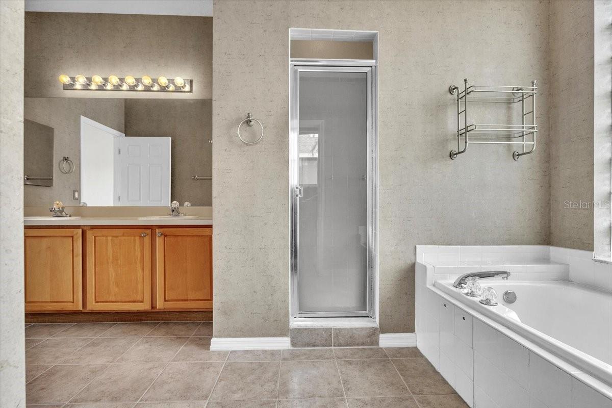 KINGS GATE PH 02 - Residential