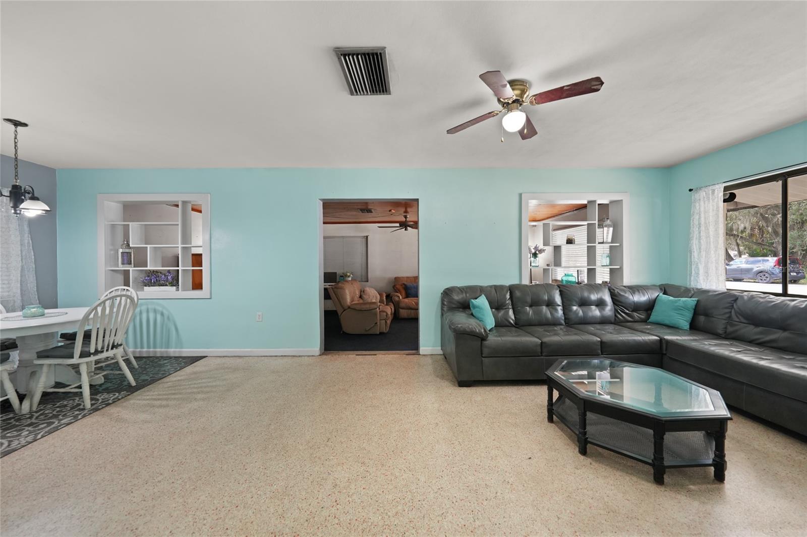 203 S VOLUSIA AVENUE