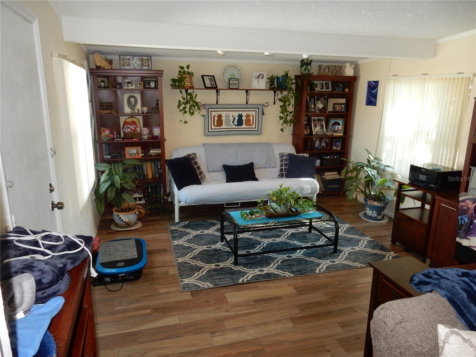 KENSINGTON PARK - Residential