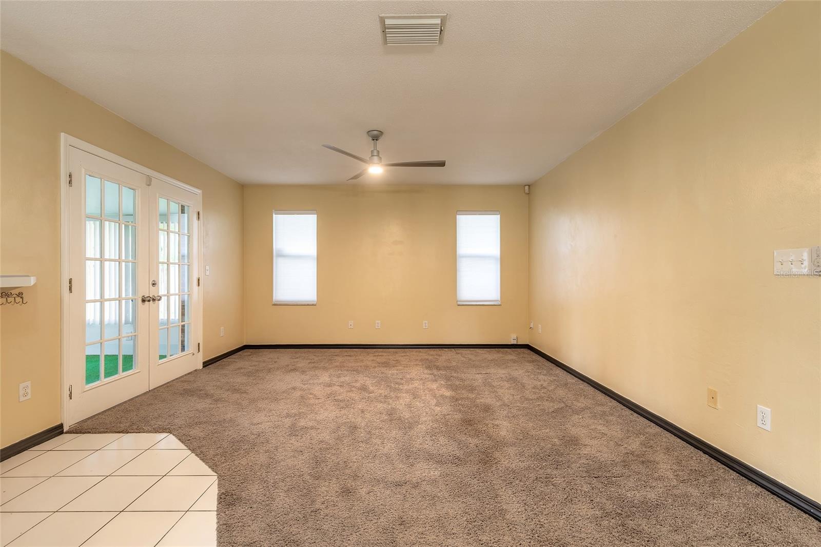923 SAND CREST DRIVE