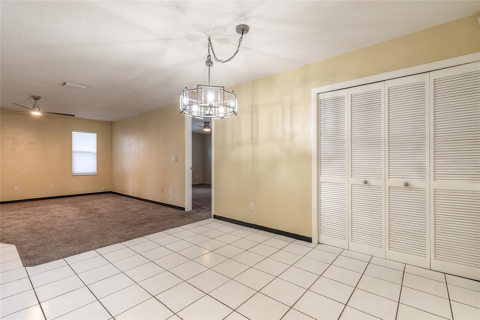 923 SAND CREST DRIVE