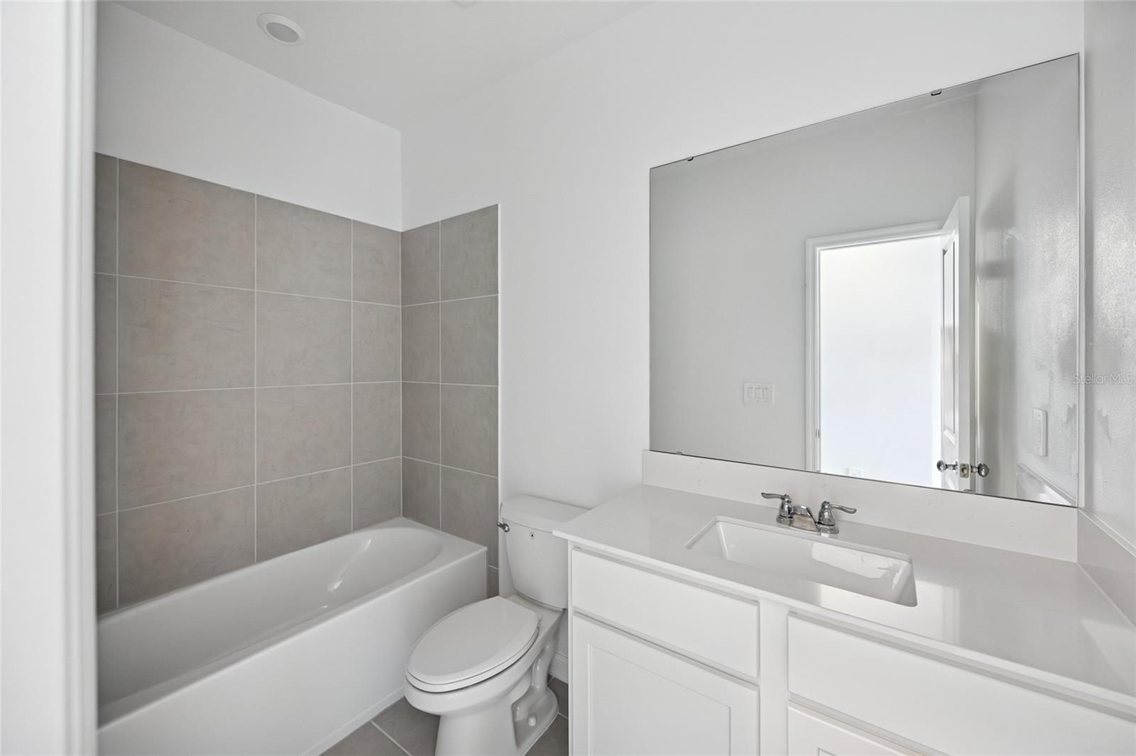 BRENTWOOD TOWNHOMES - Residential Lease