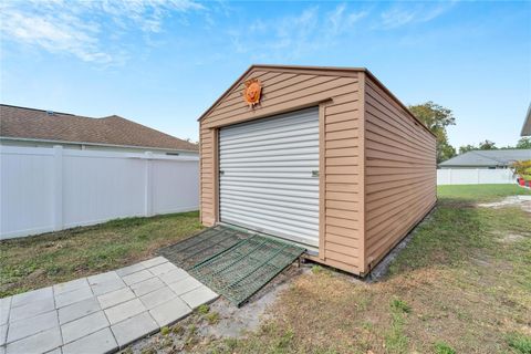 A home in PLANT CITY