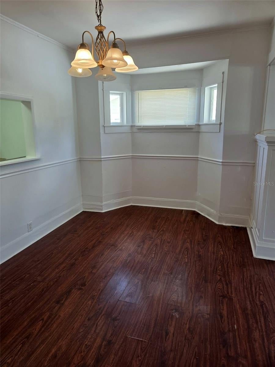 1752 4TH STREET Front