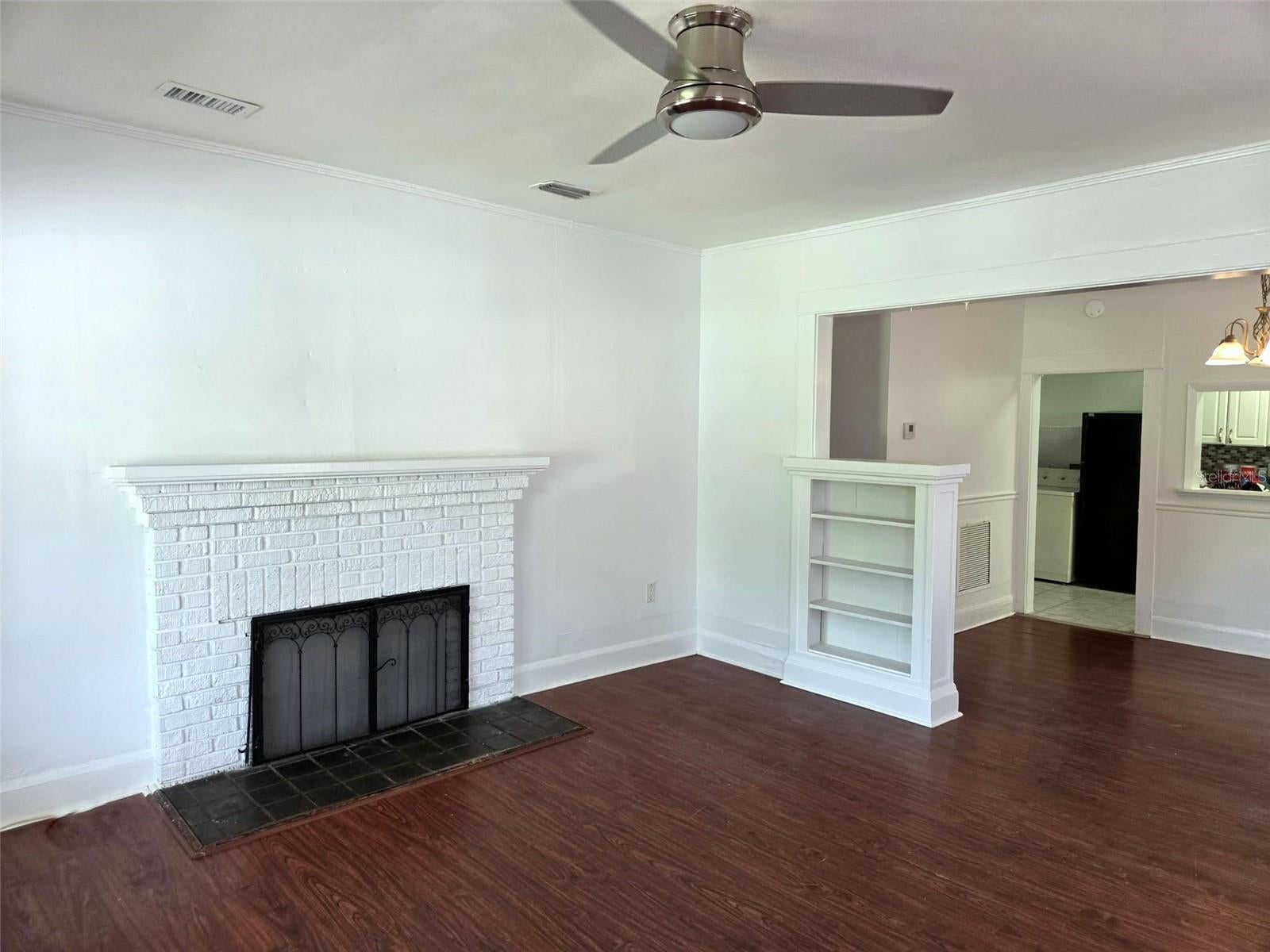 1752 4TH STREET Front