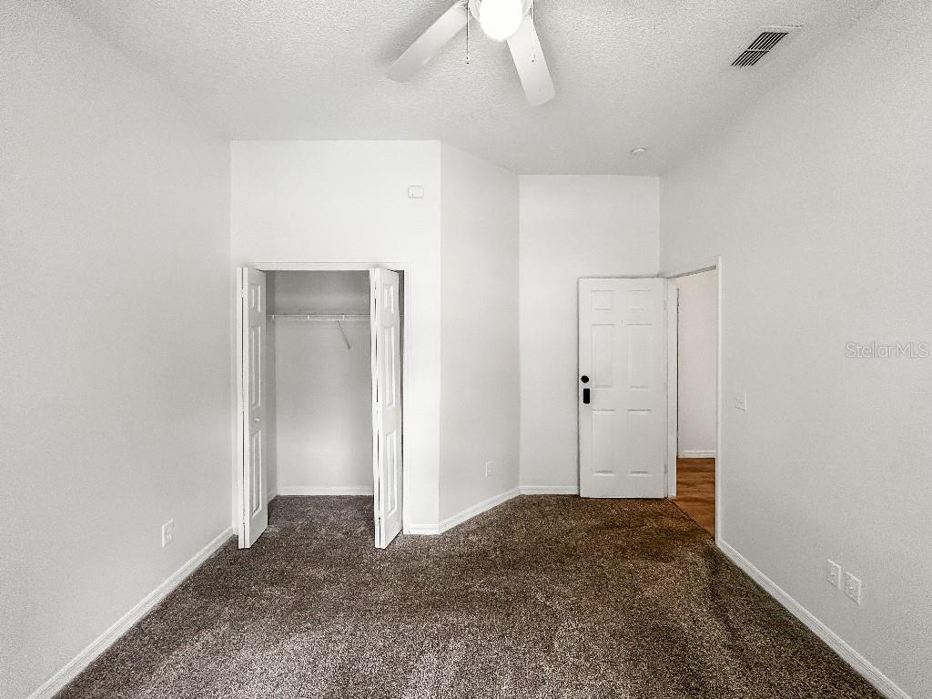 WHISPERING OAKS - Residential