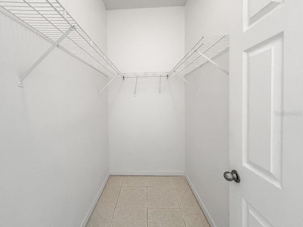 WHISPERING OAKS - Residential