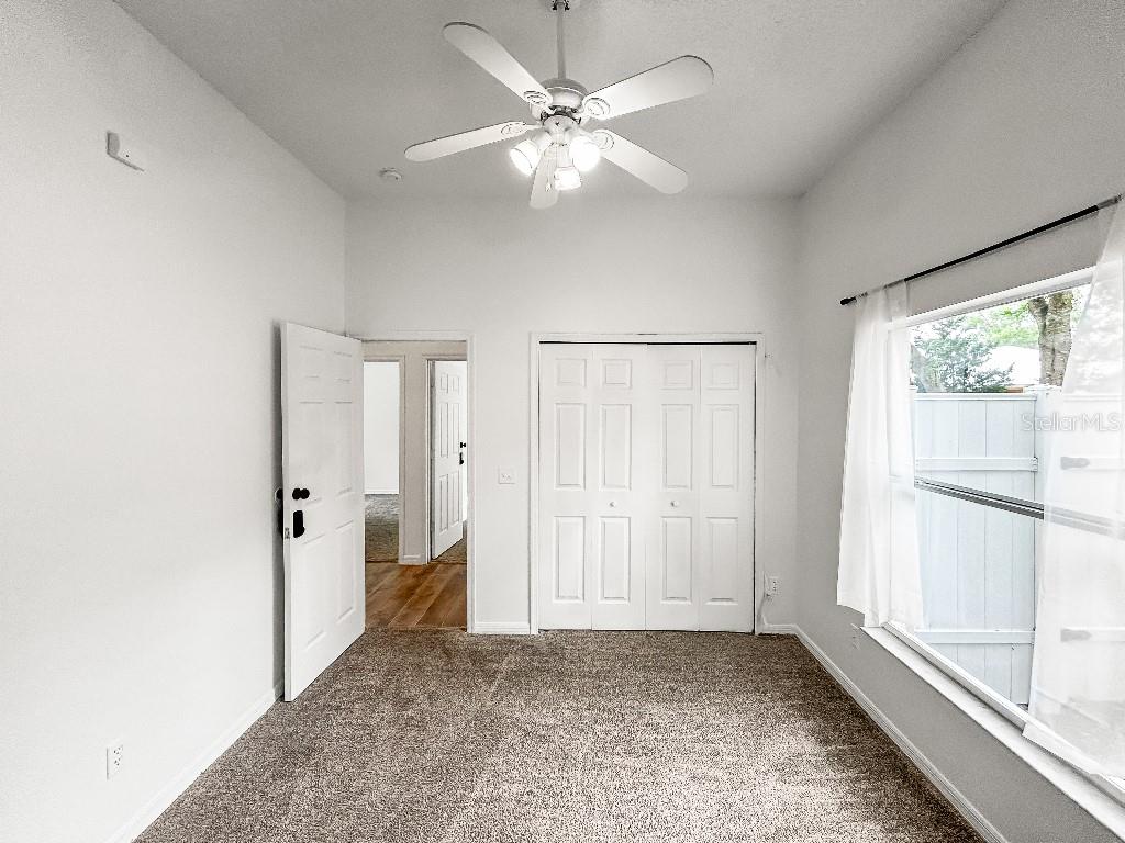 WHISPERING OAKS - Residential