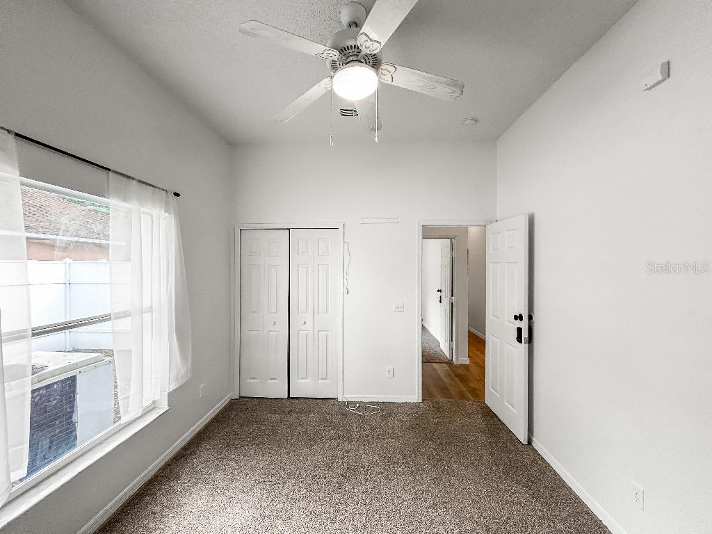 WHISPERING OAKS - Residential