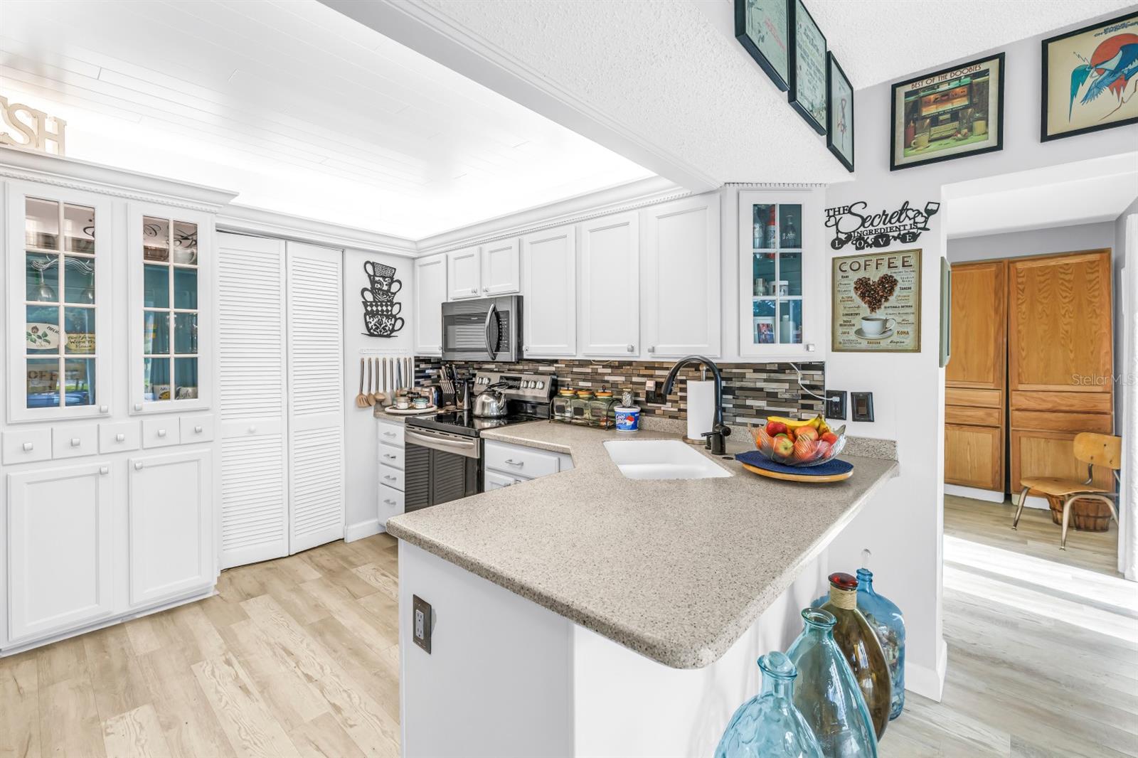 PENTHOUSE GROVES - Residential