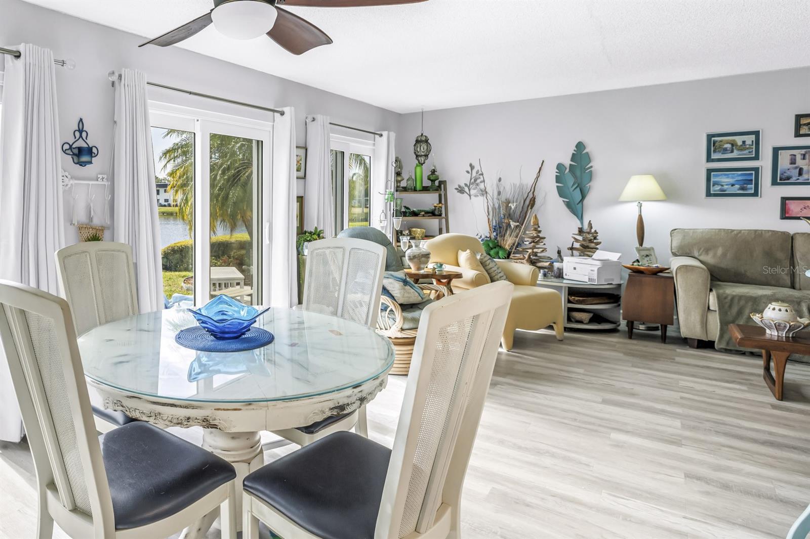 PENTHOUSE GROVES - Residential