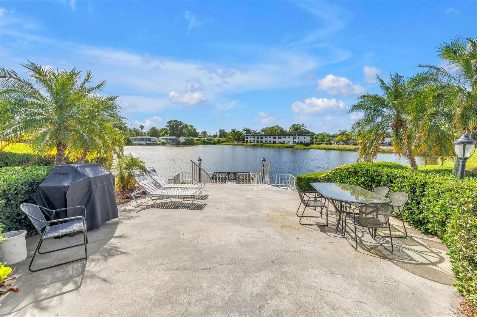 PENTHOUSE GROVES - Residential