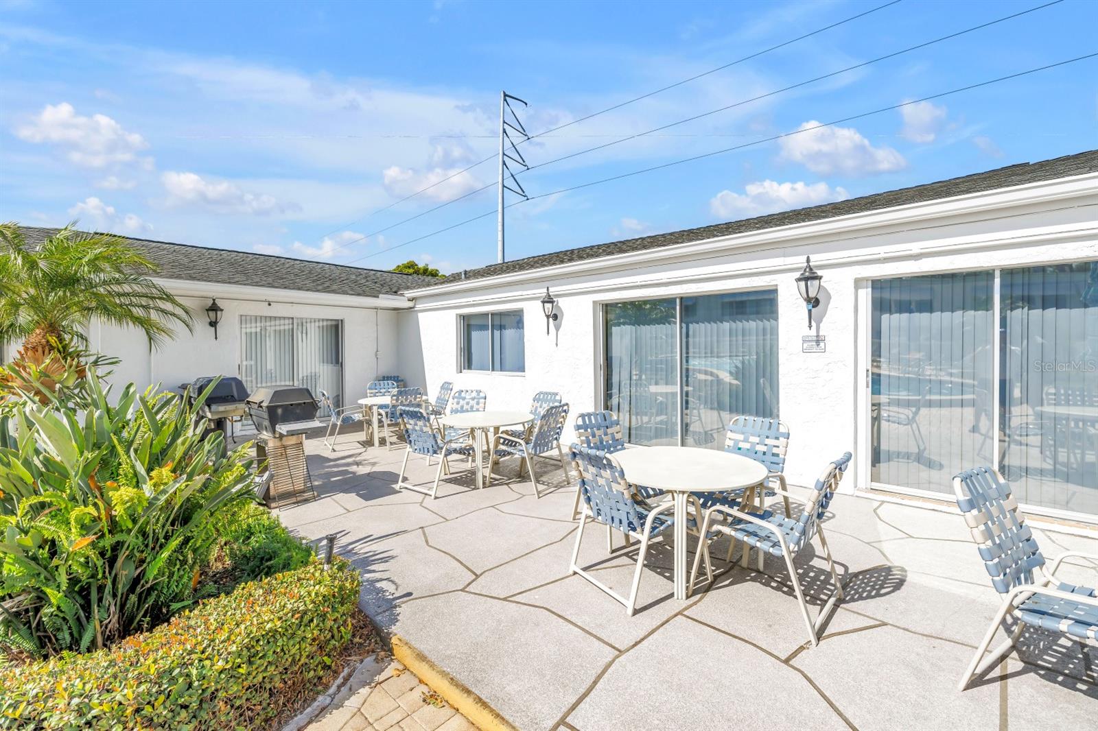 PENTHOUSE GROVES - Residential