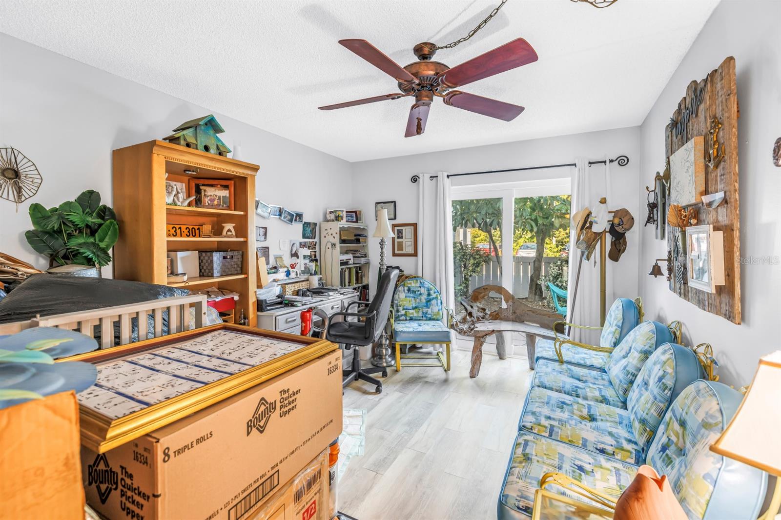 PENTHOUSE GROVES - Residential