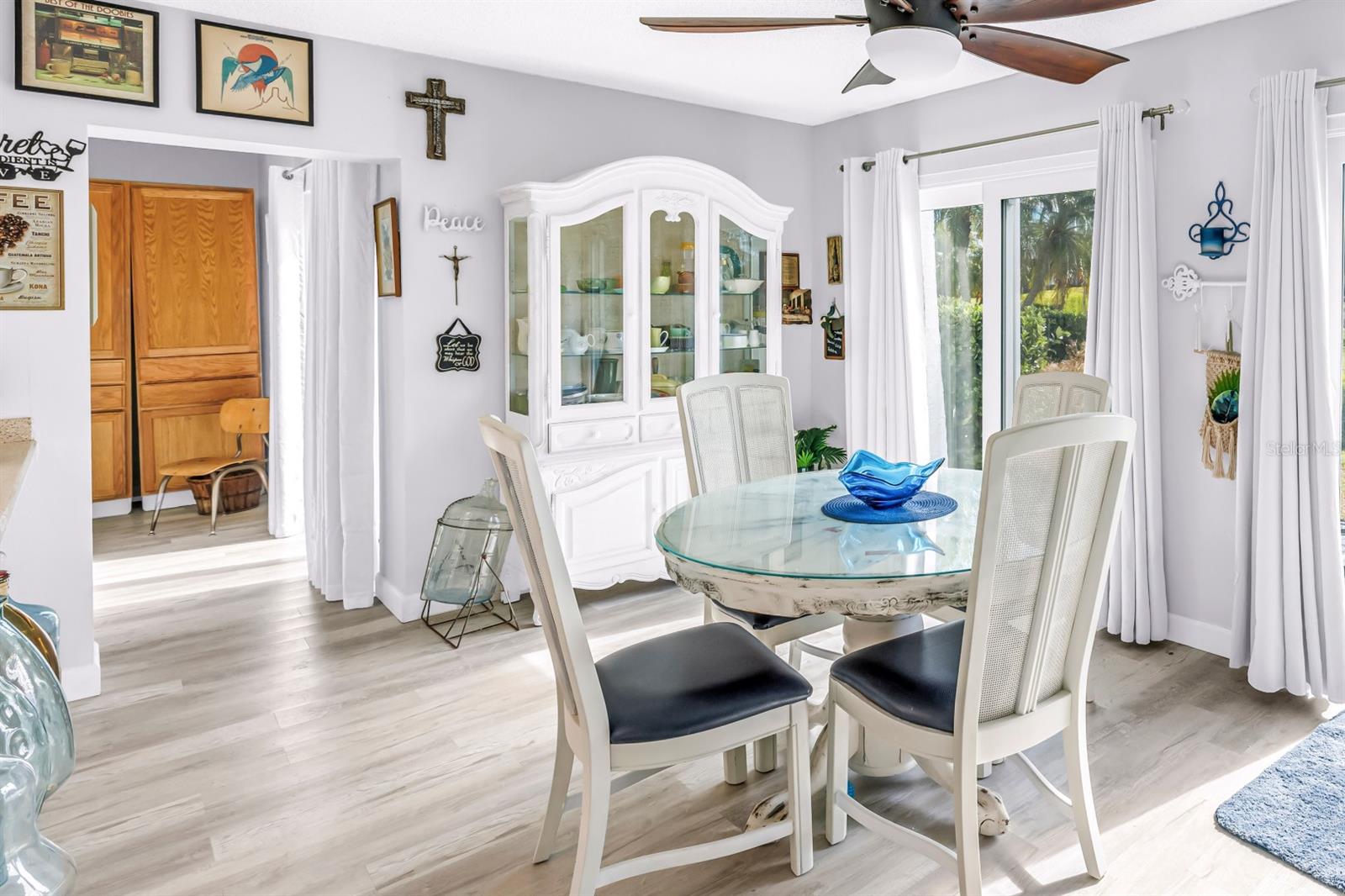 PENTHOUSE GROVES - Residential