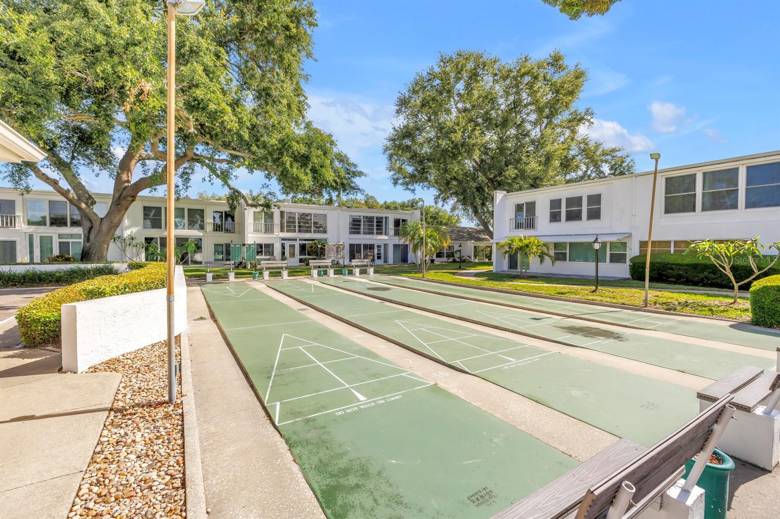 PENTHOUSE GROVES - Residential