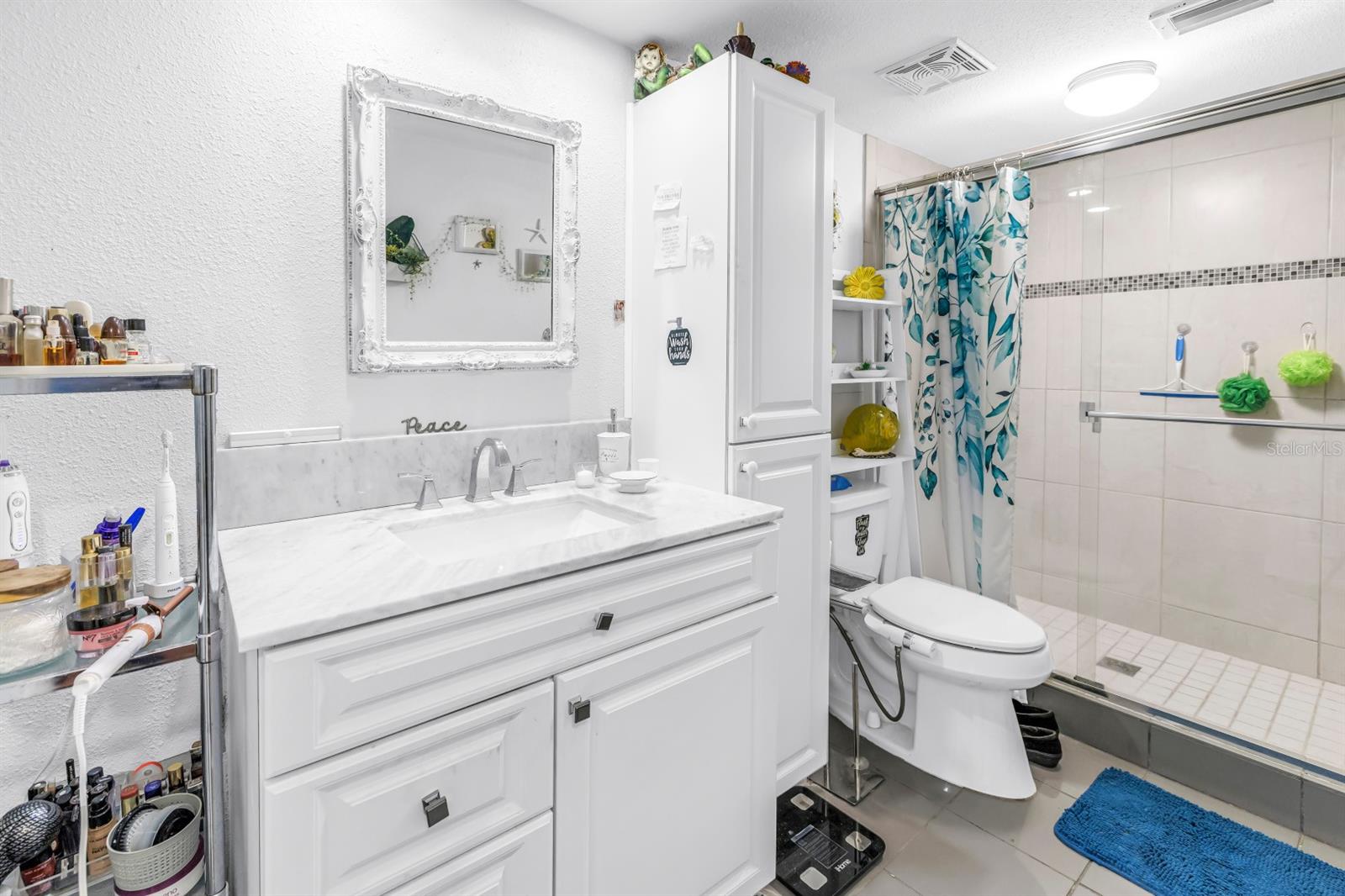 PENTHOUSE GROVES - Residential