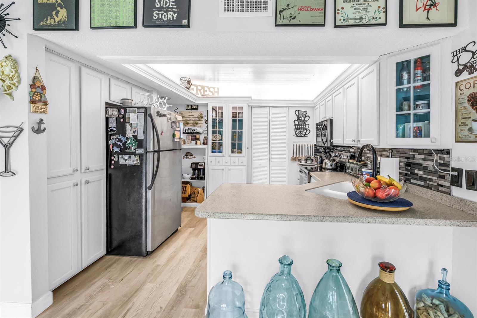 PENTHOUSE GROVES - Residential