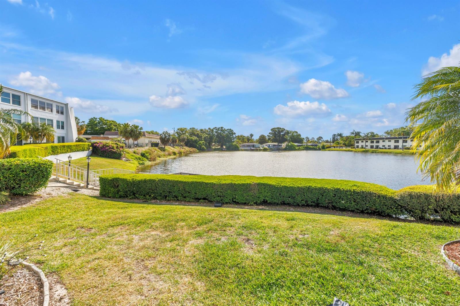 PENTHOUSE GROVES - Residential