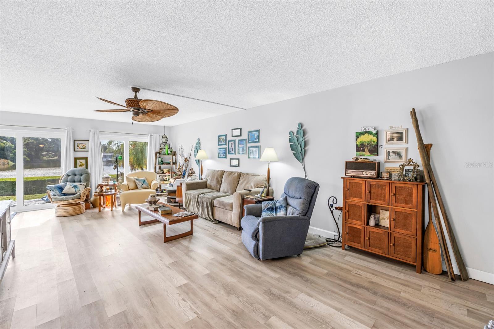 PENTHOUSE GROVES - Residential