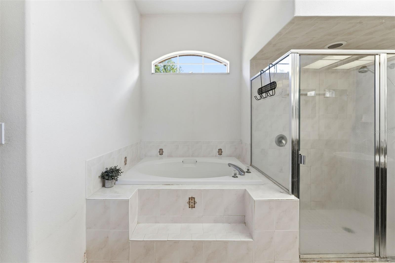 QUAIL HOLLOW ACREAGE - Residential