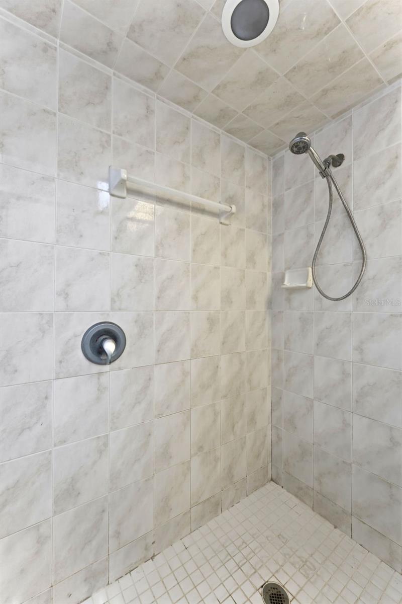 QUAIL HOLLOW ACREAGE - Residential