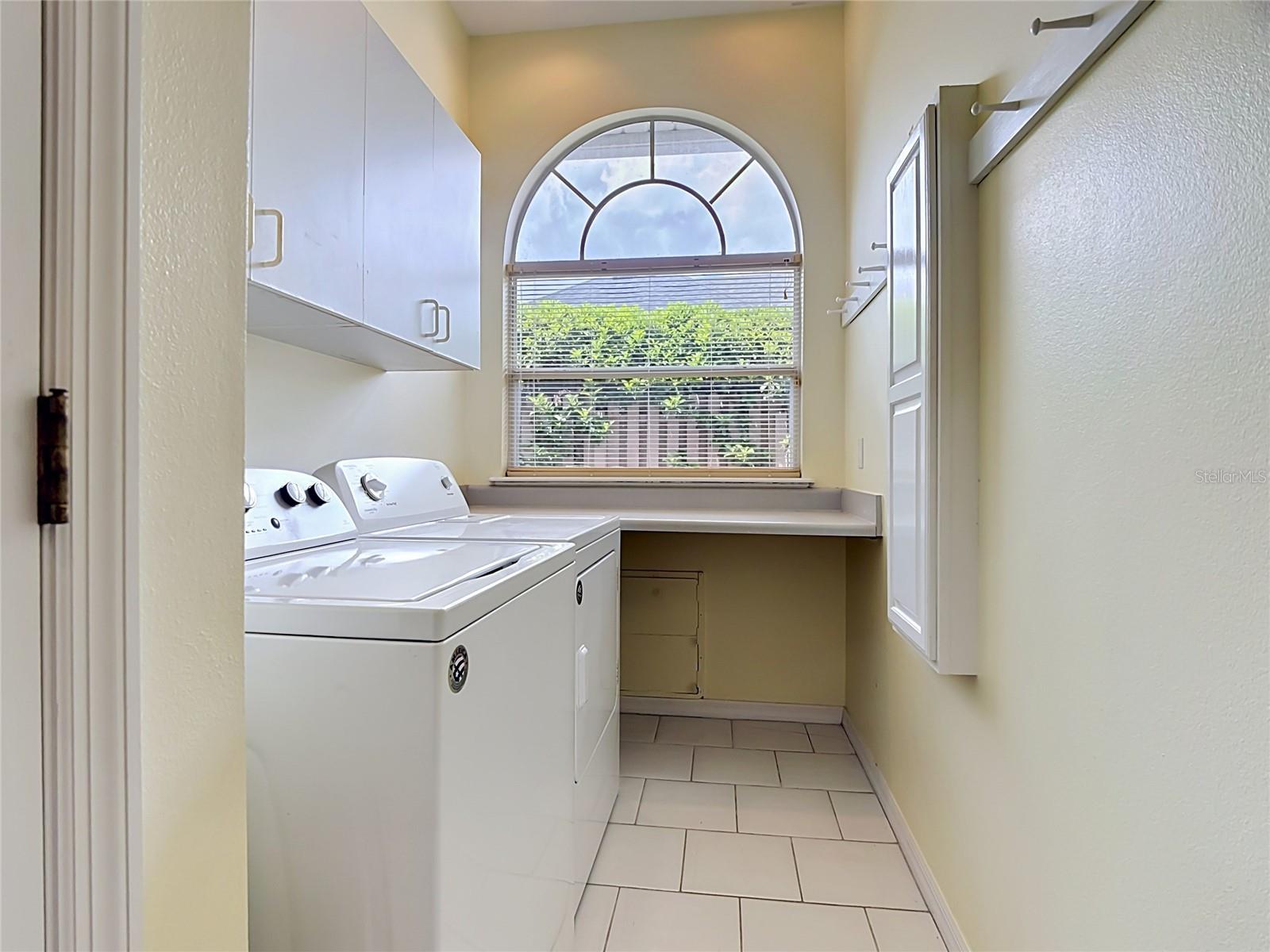 HUNTERS CREEK TR 200-215 PH 02 - Residential