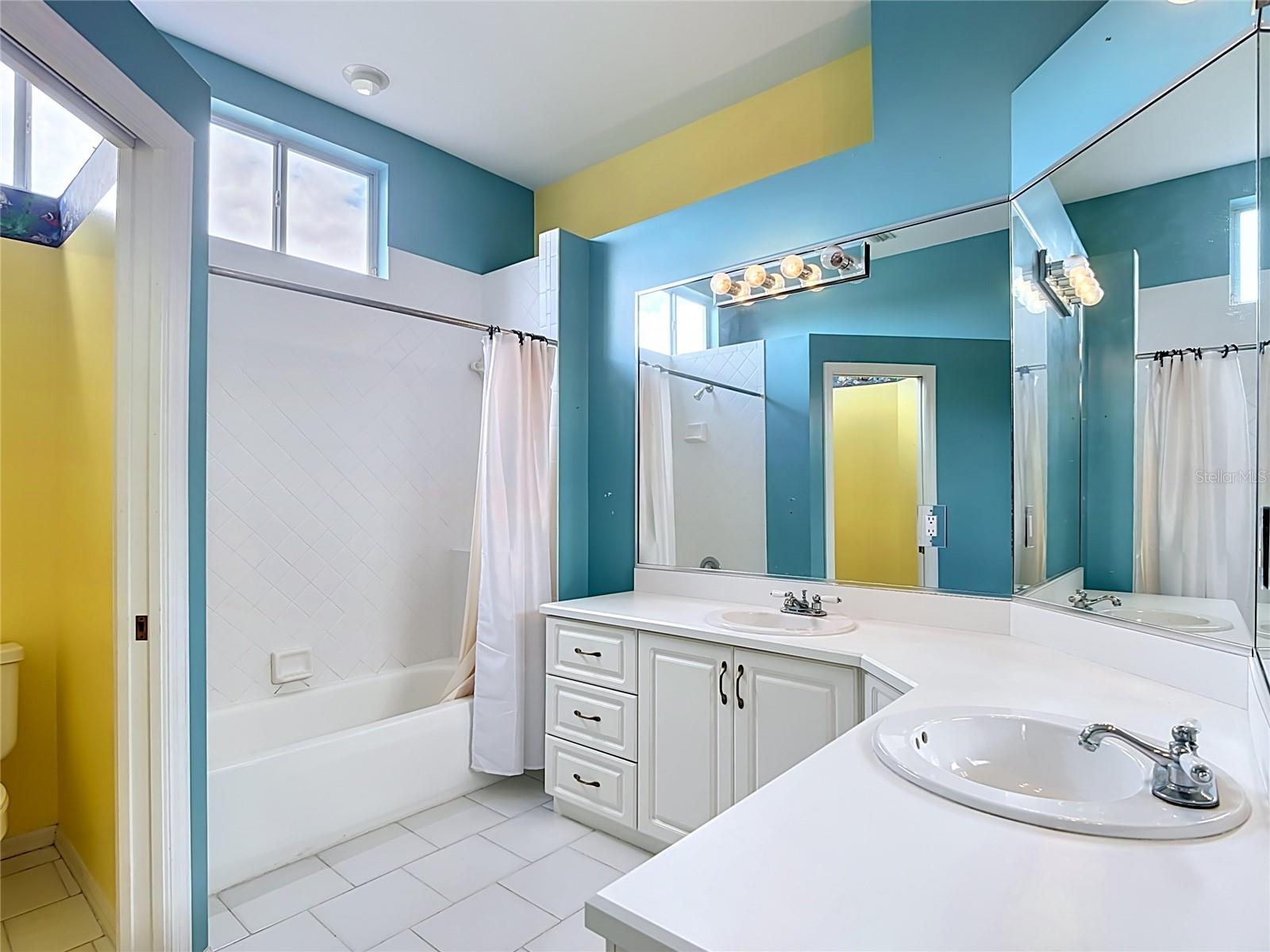 HUNTERS CREEK TR 200-215 PH 02 - Residential
