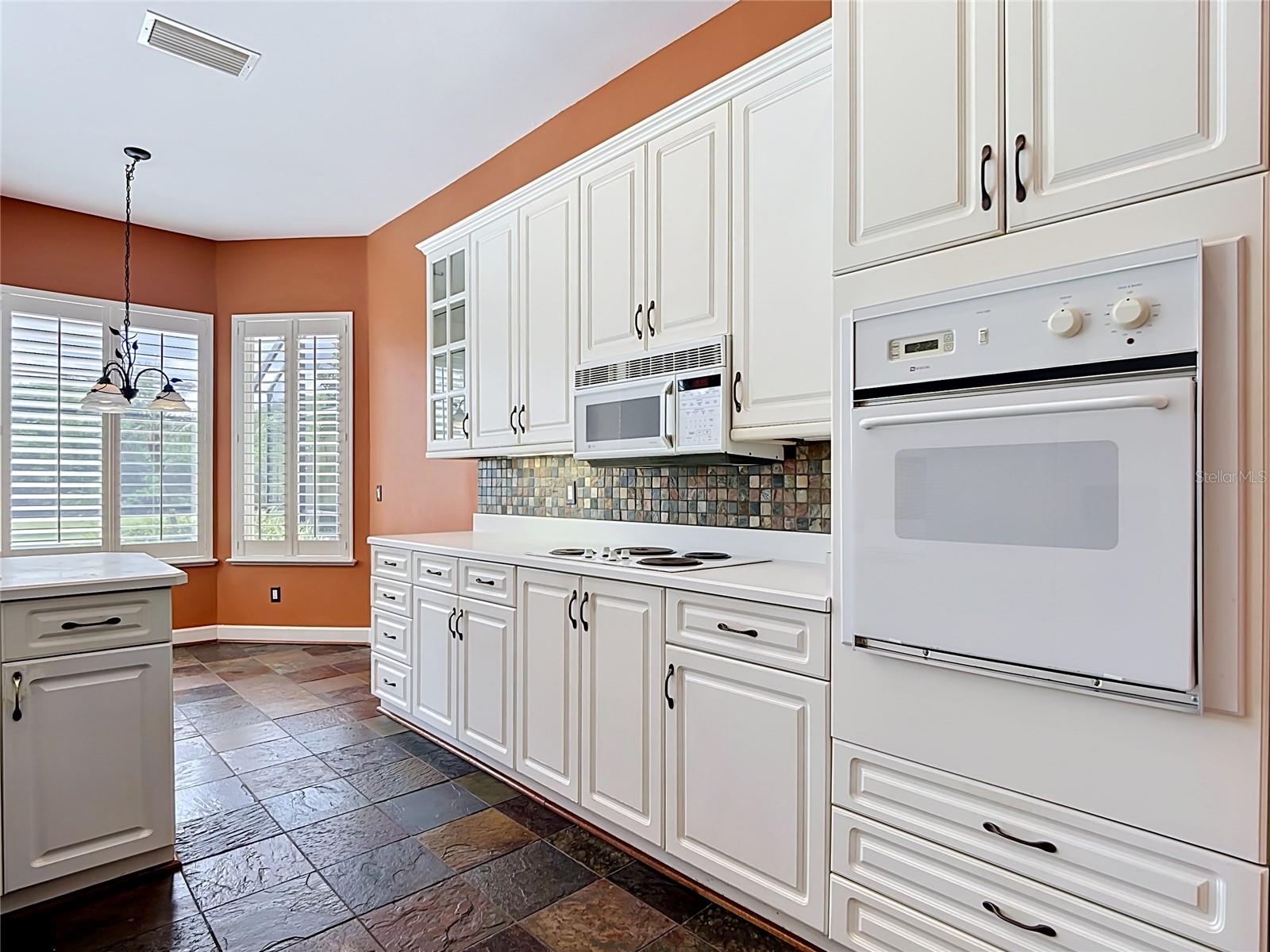HUNTERS CREEK TR 200-215 PH 02 - Residential