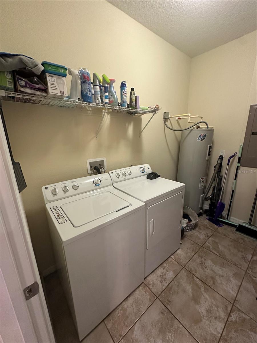 SIGNATURE LAKES PH 3B-6 - Residential Lease